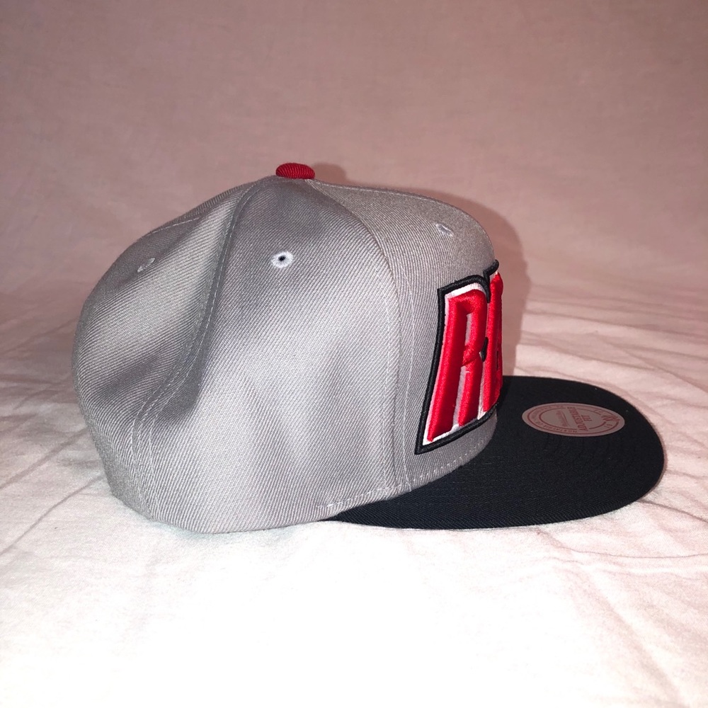 NWT Mitchell & Ness Las Vegas Rebels SnapBack Hat - Picture 3 of 6